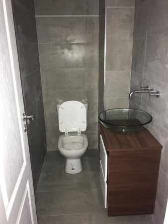 SEMIPISO DE 2 AMB A LA CALLE CON BALCON. A ESTRENAR. DAMAR X 