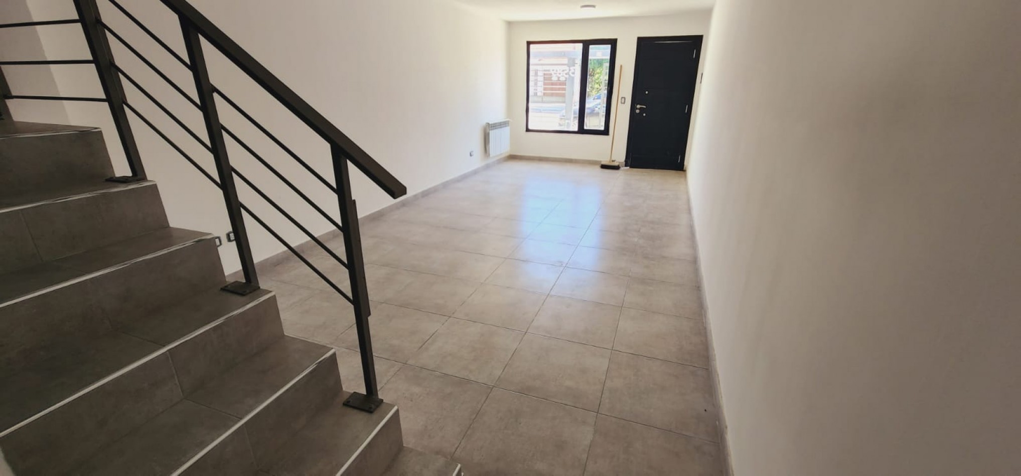 DUPLEX DE 4 AMB CON PARQUE Y ENTRADA DE AUTO. A ESTRENAR