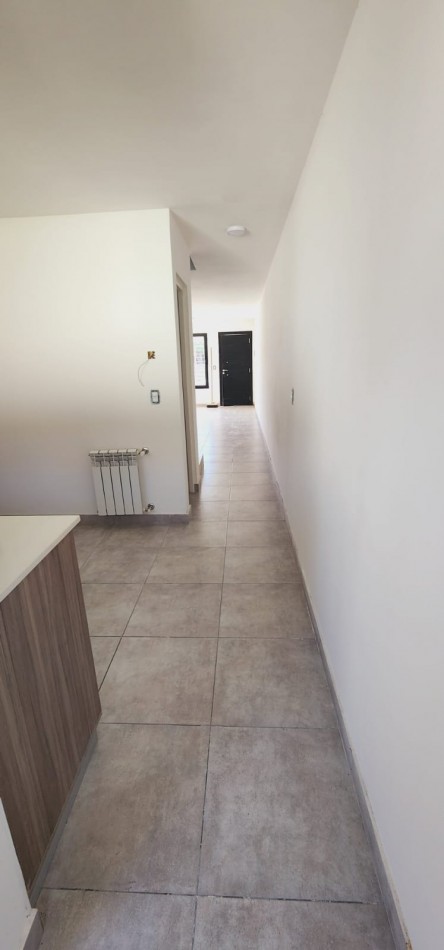 DUPLEX DE 4 AMB CON PARQUE Y ENTRADA DE AUTO. A ESTRENAR