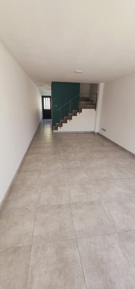 DUPLEX DE 4 AMB A ESTRENAR. ENTRADA DE AUTO Y PARQUE 