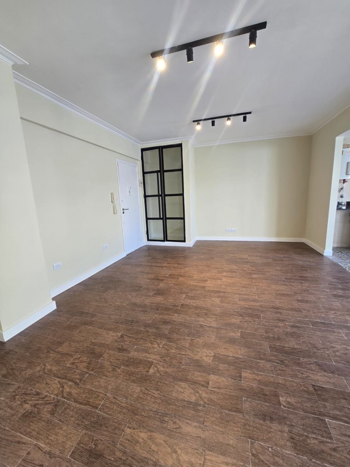 DEPARTAMENTO DE 2 AMB EXTERNO. BALCON 