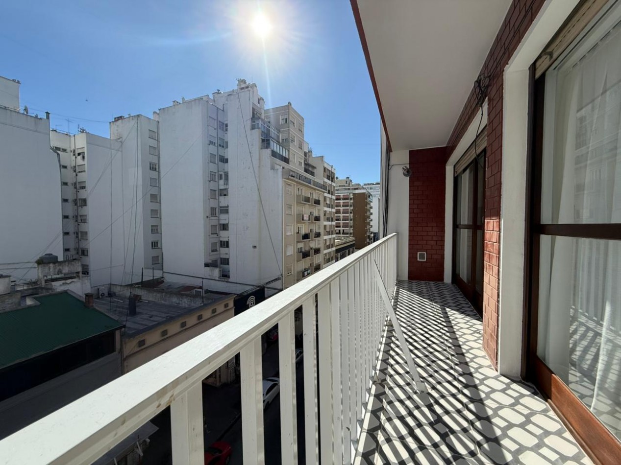 DEPARTAMENTO DE 2 AMB EXTERNO CON BALCON. RECICLADO