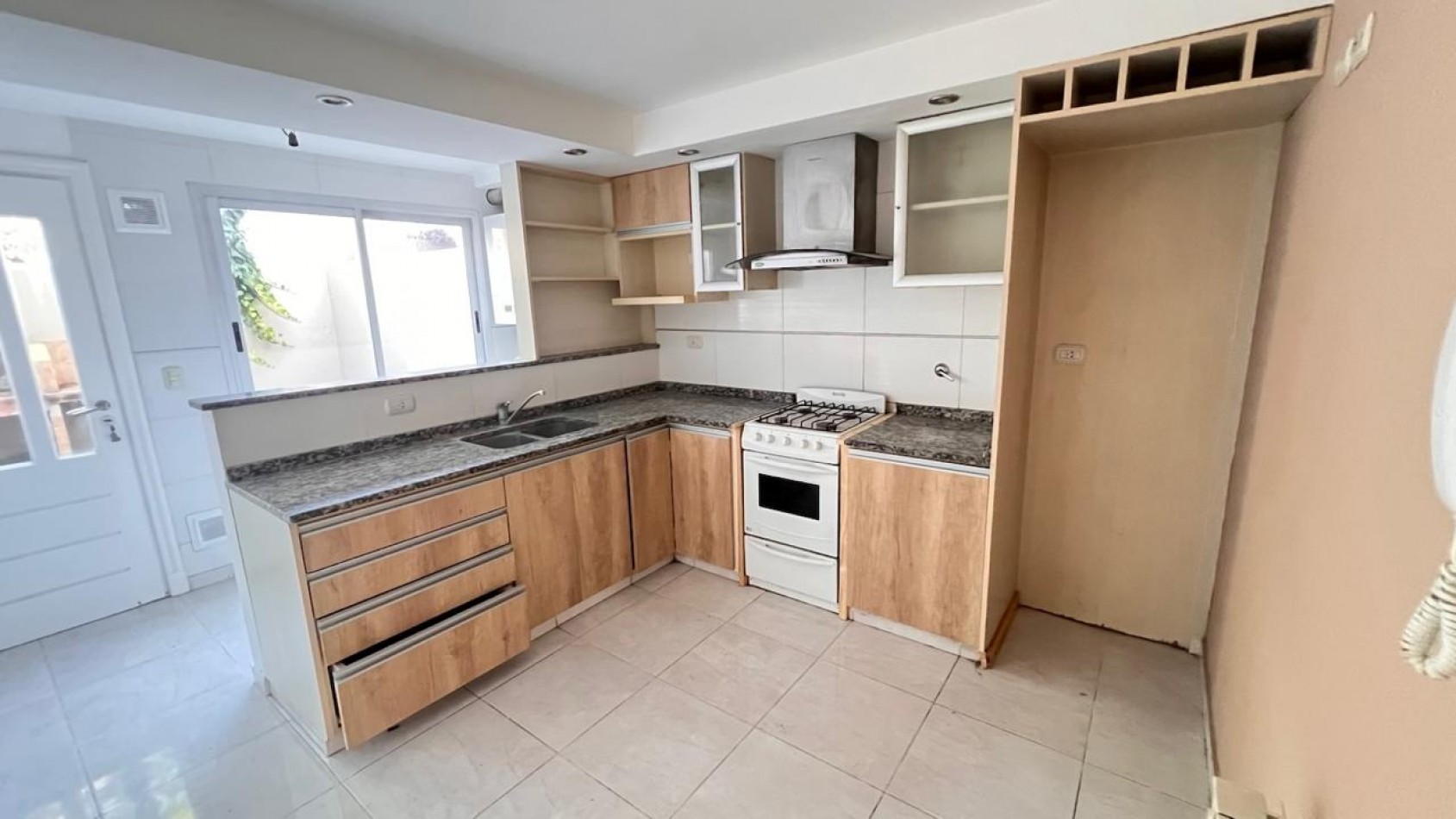 DUPLEX DE 4 AMB CON ENTRADA DE AUTO Y PARQUE