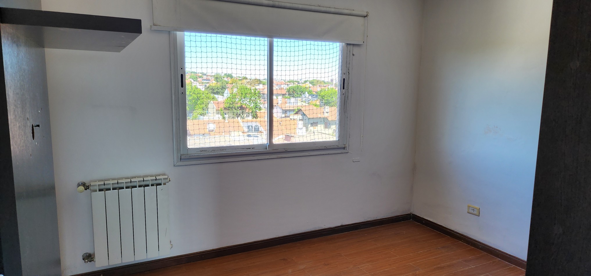 DEPARTAMENTO DE 3 AMB EXTERNO. BALCON Y COCHERA PRIVADA 