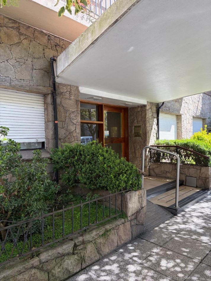 DEPARTAMENTO DE 3 AMB LATERAL 