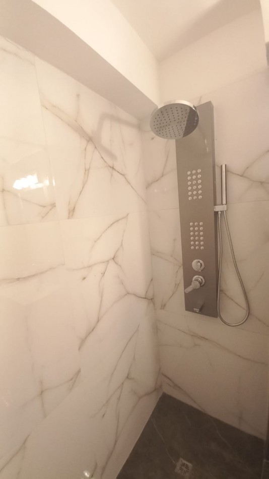 DEPARTAMENTO DE 2 AMB A LA CALLE. RECICLADO