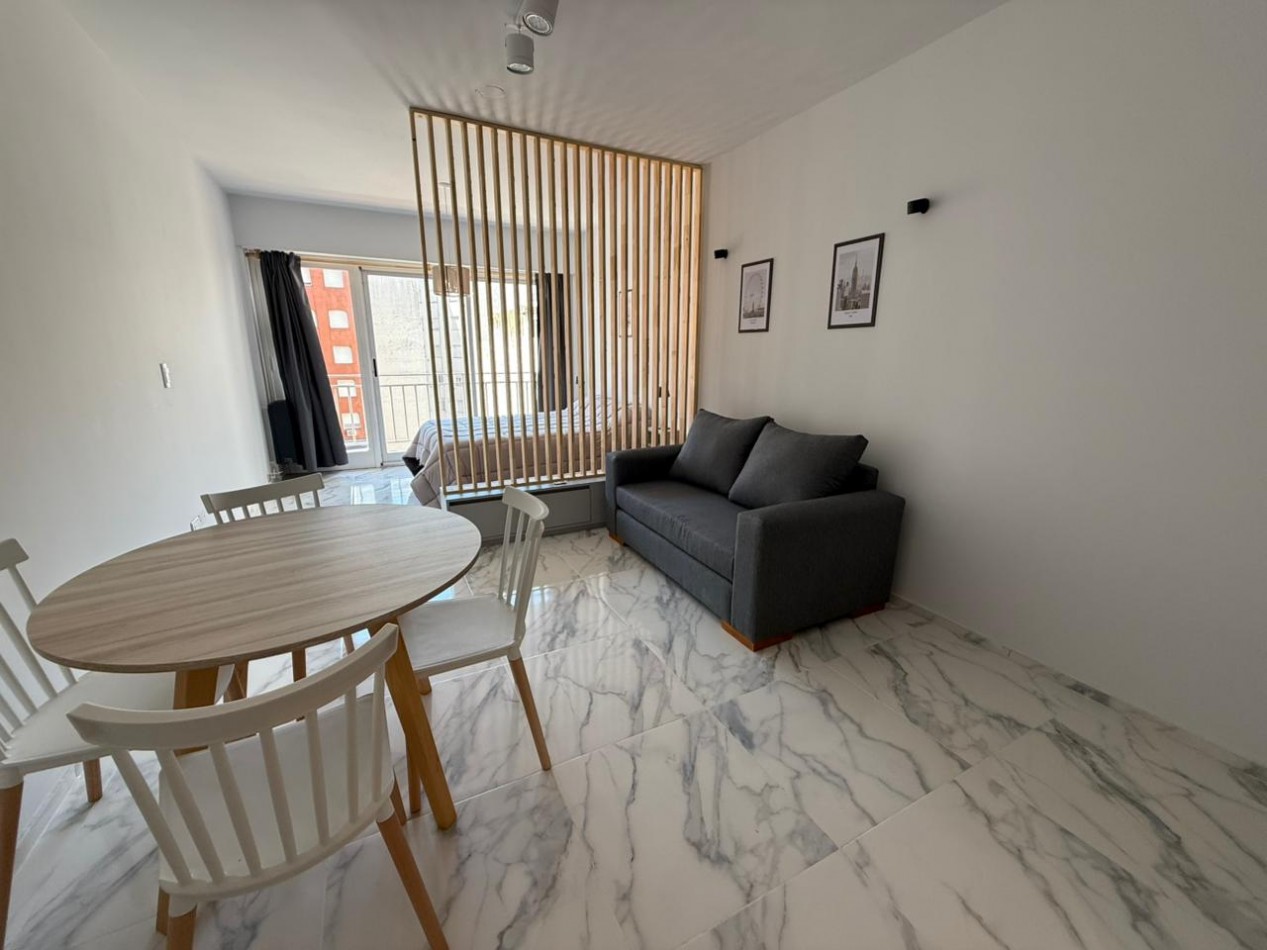 DEPARTAMENTO DE 1 AMB A LA CALLE CON BALCON. RECICLADO