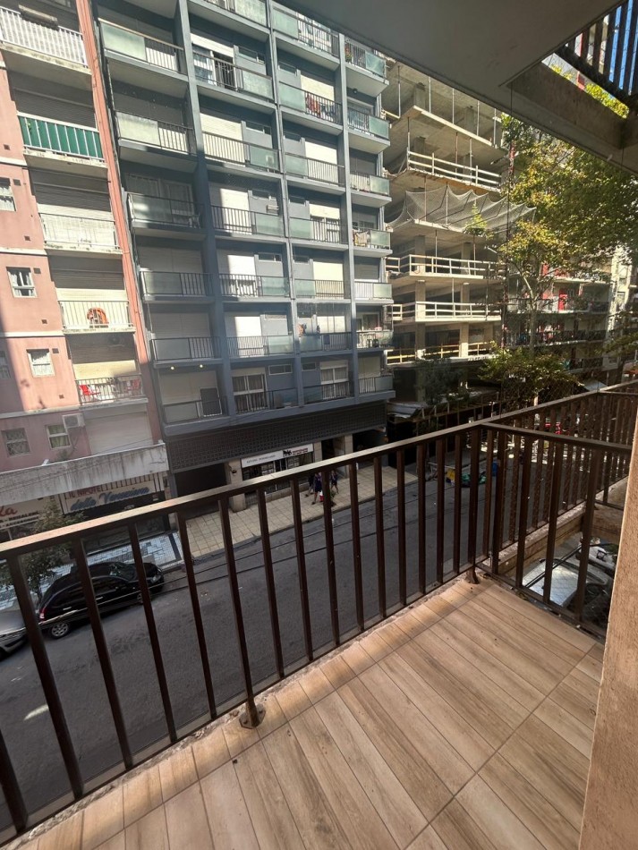 DEPARTAMENTO DE 2 AMB EXTERNO CON BALCON 
