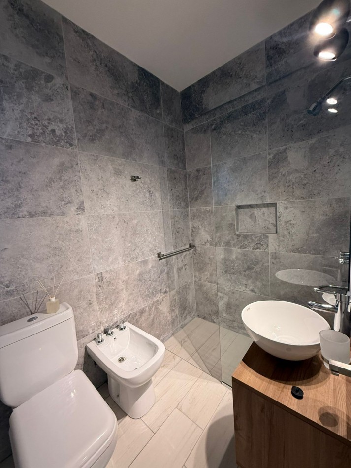 DEPARTAMENTO DE 2 AMB AL CONTRAFRENTE. RECICLADO