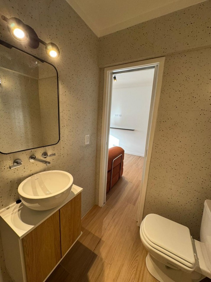 DEPARTAMENTO DE 1 AMB RECICLADO CONTRA FRENTE ABIERTO