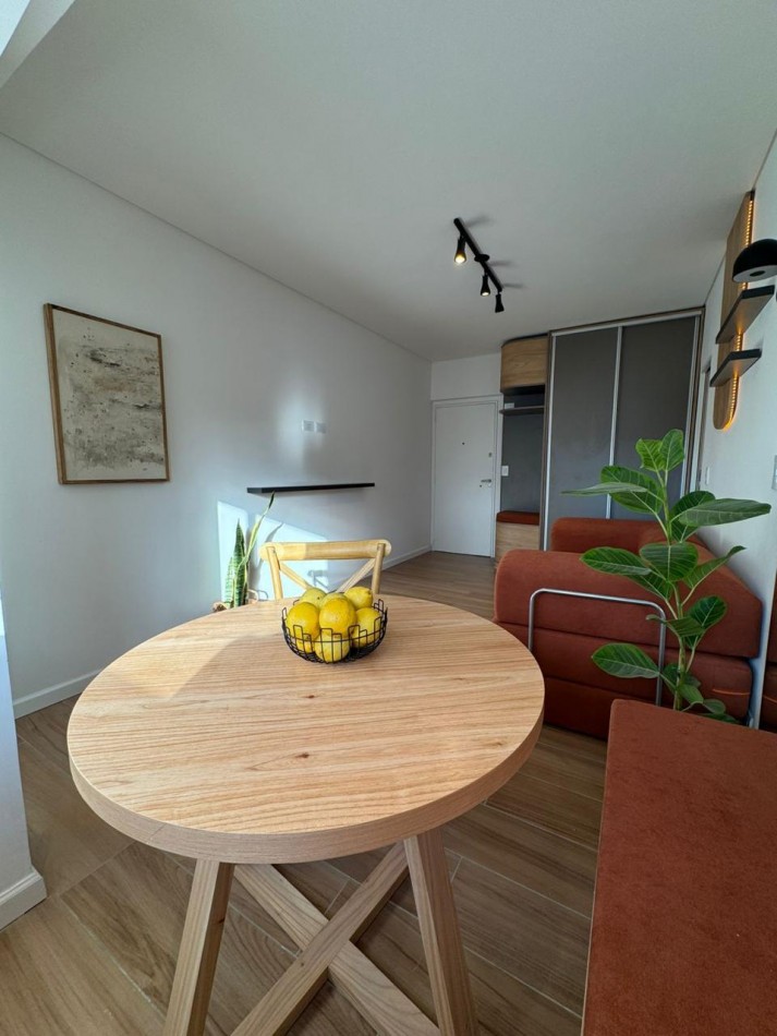 DEPARTAMENTO DE 1 AMB RECICLADO CONTRA FRENTE ABIERTO