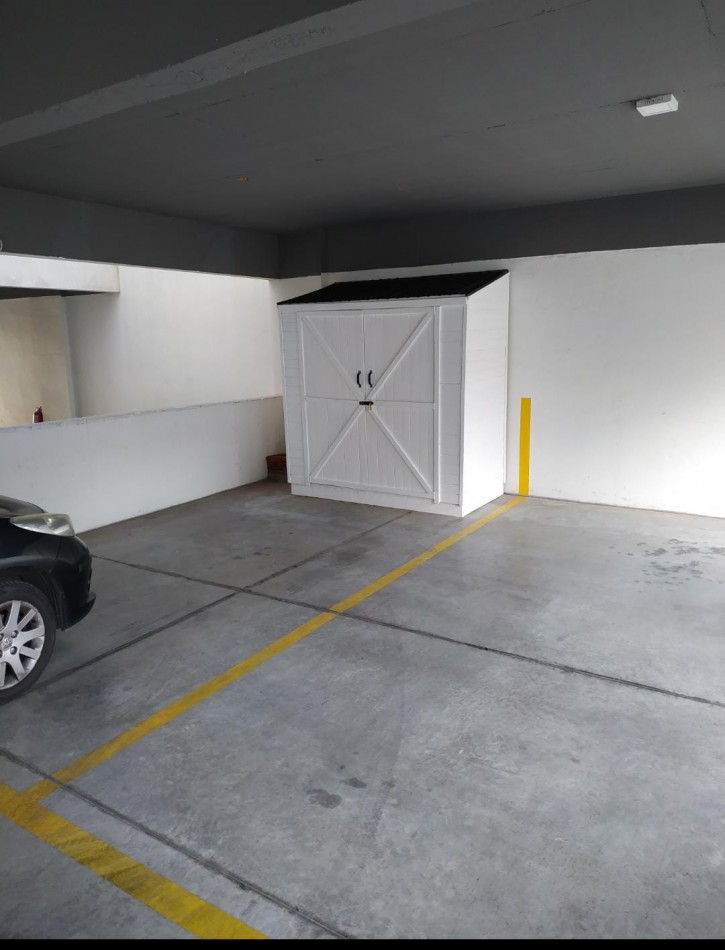 DEPARTAMENTO DE 2 AMB MODERNO, COCHERA Y BAULERA 