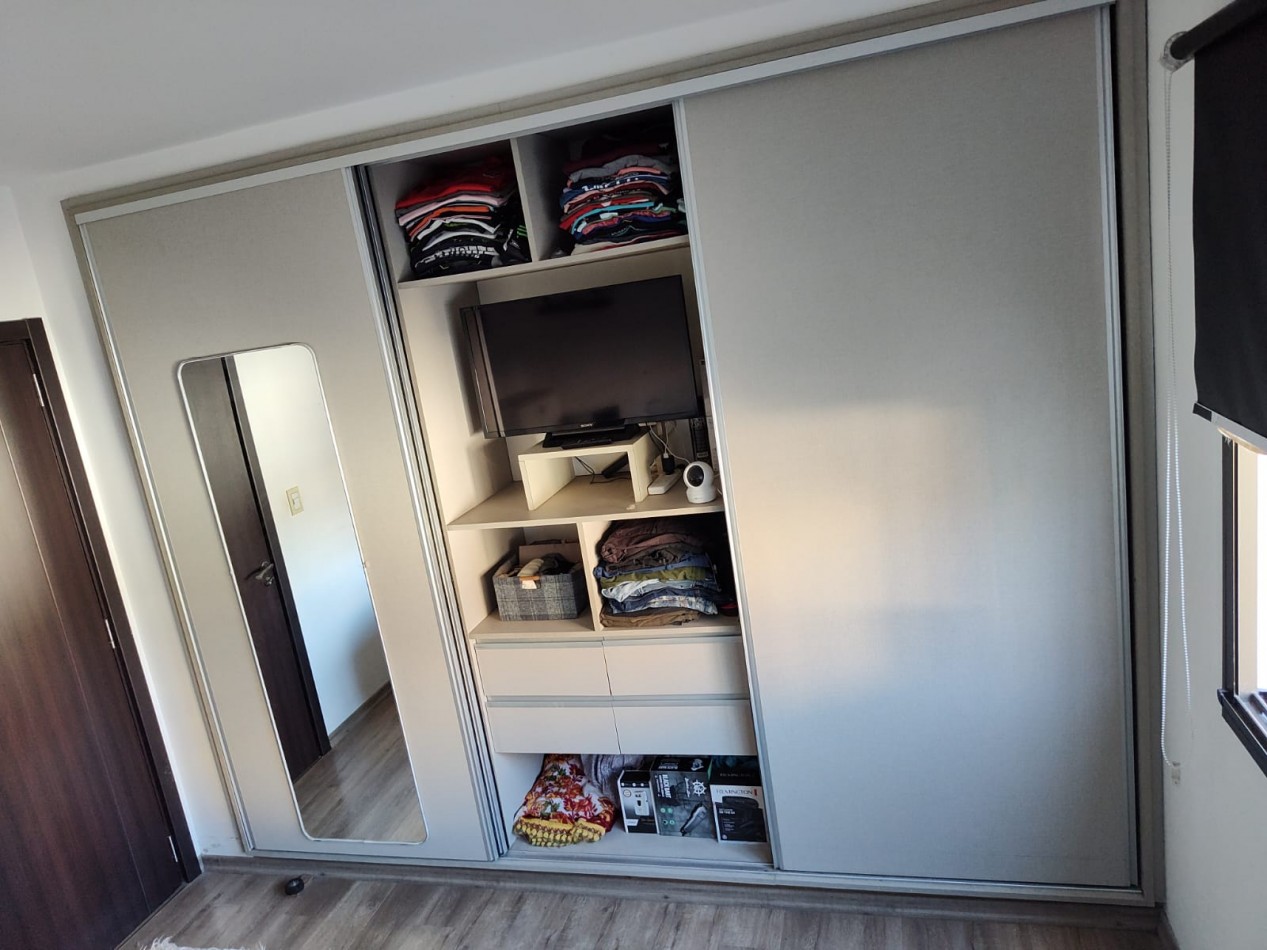 DEPARTAMENTO DE 2 AMB MODERNO, COCHERA Y BAULERA 