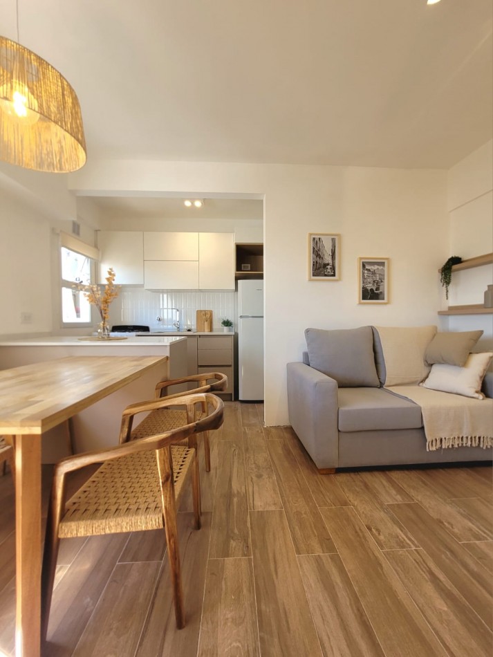 DEPARTAMENTO DE 2 AMB LATERAL ABIERTO CON ESPACIO DE COCHERA 