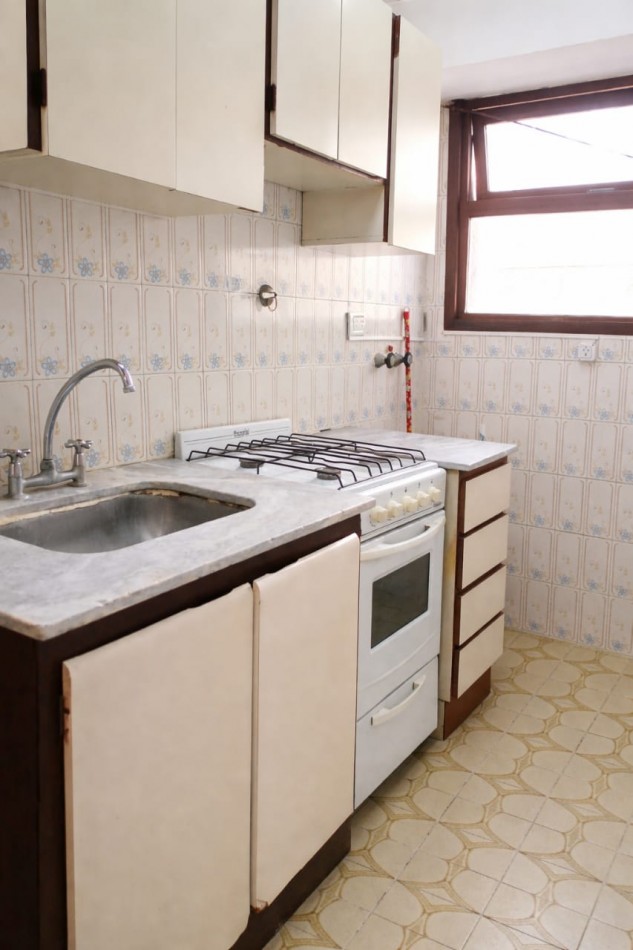 DEPARTAMENTO 3 AMBIENTES CON BALCON SALIENTE