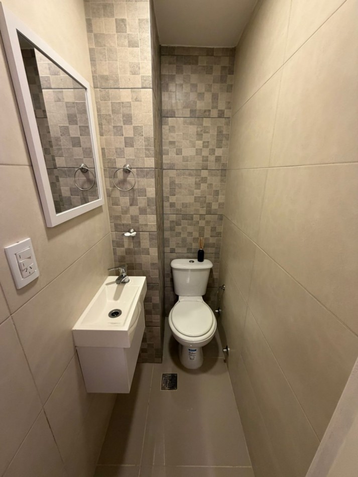 DEPARTAMENTO DE 2 AMB CON DEP. A LA CALLE. VISTA AL MAR