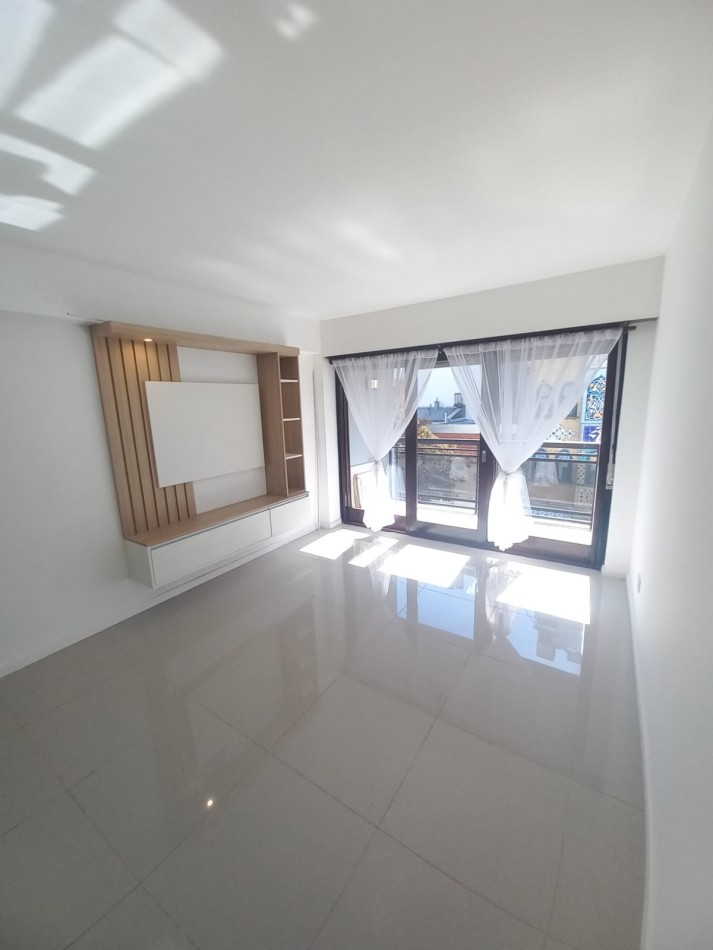 DEPARTAMENTO DE 3 AMB EXTERNO CON BALCON 