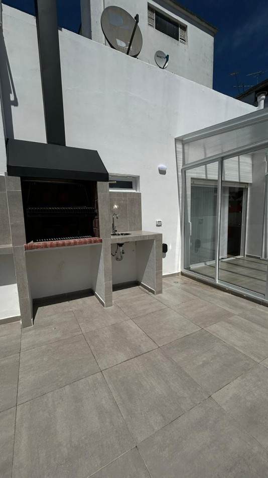 DEPARTAMENTO DE 2 AMB EXTERNO CON QUINCHO