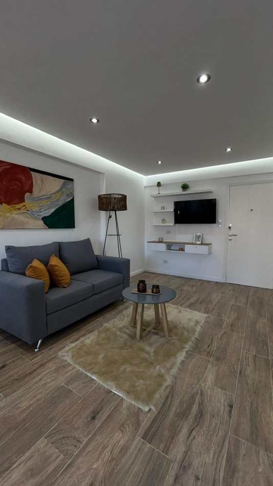 DEPARTAMENTO DE 2 AMB CON DEPENDENCIAEXTERNO. VISTA AL MAR. COCHERA DOBLE