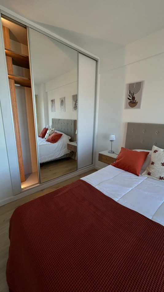 DEPARTAMENTO DE 2 AMB CON DEPENDENCIAEXTERNO. VISTA AL MAR. COCHERA DOBLE