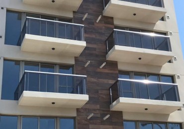 SEMIPISO DE 2 AMB A LA CALLE CON BALCON. A ESTRENAR. DAMAR X 